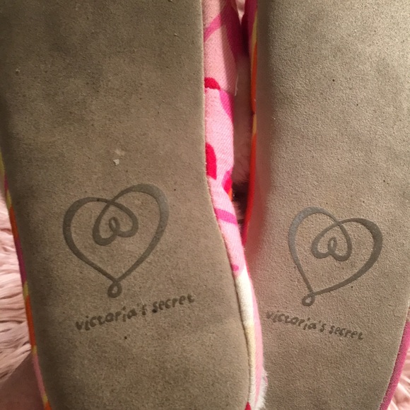 Slippers - Picture 3 of 3